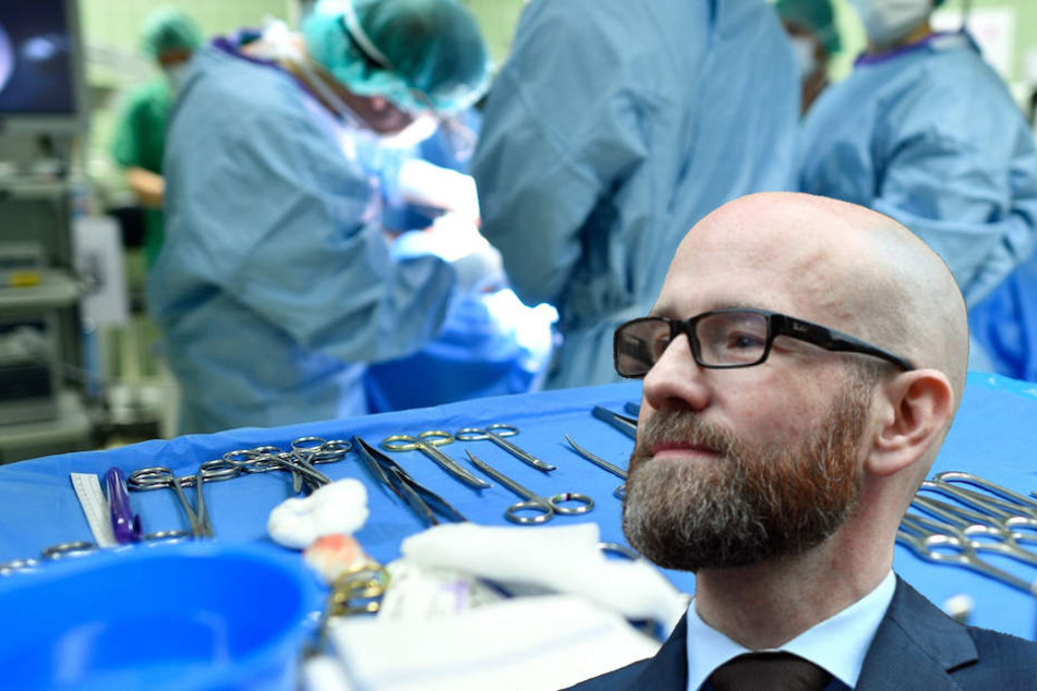 CDU-Politiker Peter Tauber (43) hat nur knapp dank einer Not-OP überlebt.