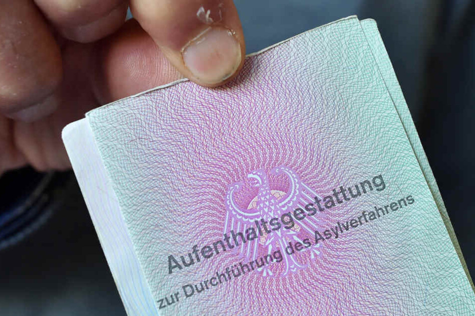 Den Flüchtlingen werde die Rückkehrberatung als verpflichtende Maßnahme verkauft, so Lea Rosenberger von der Freien Wohlfahrtspflege (Symbolbild).