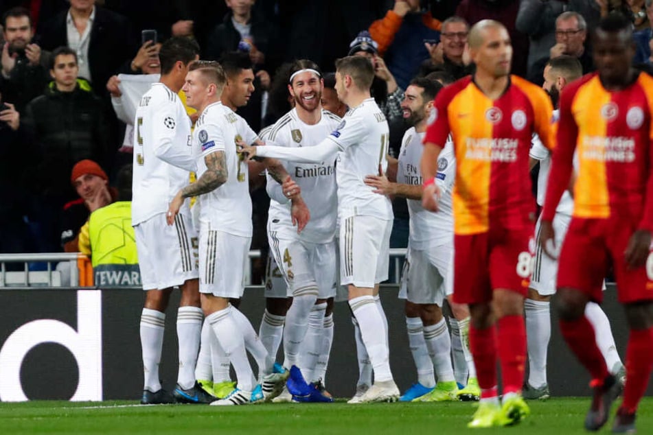 Real Madrid reichte eine starke erste Halbzeit für einen klaren 6:0-Erfolg gegen ein überfordertes Galatasaray Istanbul.