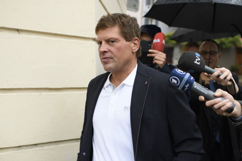 Prügelattacke, Festnahme, Alkoholprobleme: Ex-Radprofi Jan Ullrich (44) hat in den vergangenen Wochen für schlimme Schlagzeilen gesorgt. Jetzt hat er eingesehen, dass er Hilfe braucht.
