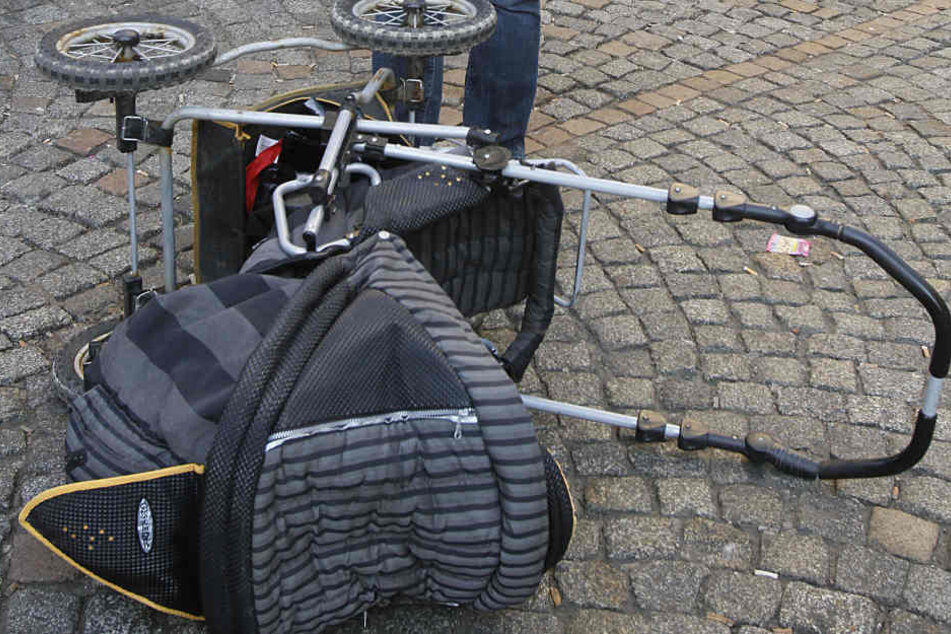 Bei dem Unfall verletzten sich Mutter und Kind zum Glück nur leicht (Symbolbild).