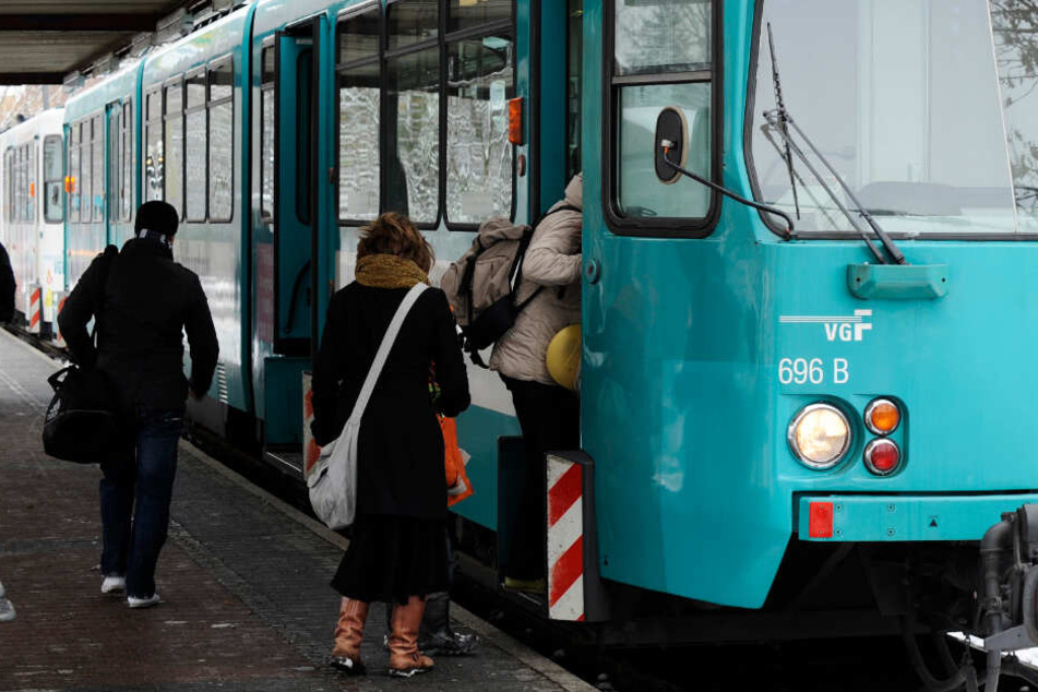 Die U-Bahnen der VGF spielen eine wichtige Rolle im öffentlichen Personen-Nahverkehr von Frankfurt.