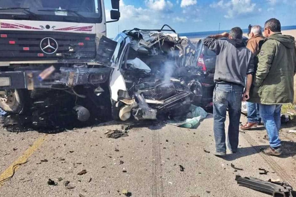 Der Unfall ereignete sich auf einer Wüstenstraße in der Provinz Suhadsch, in der Nähe von Luxor.