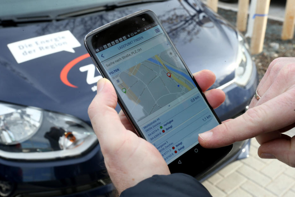 Einfaches Bezahlen: Wer an einer ZEV-Ladestation Strom tankt, kann anschließend einfach per App bezahlen.
