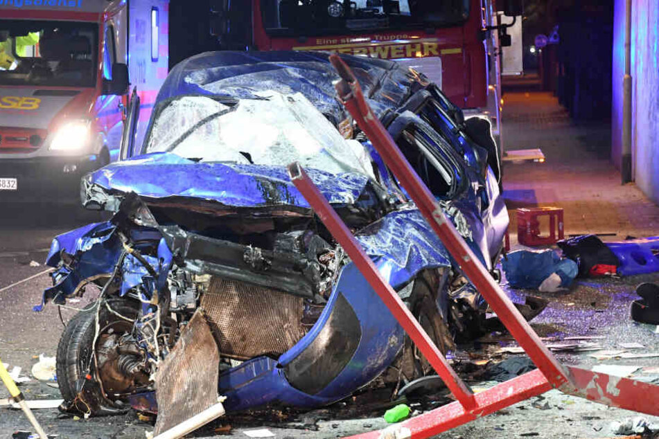 Nach Sturz von Brücke: Fahrer
