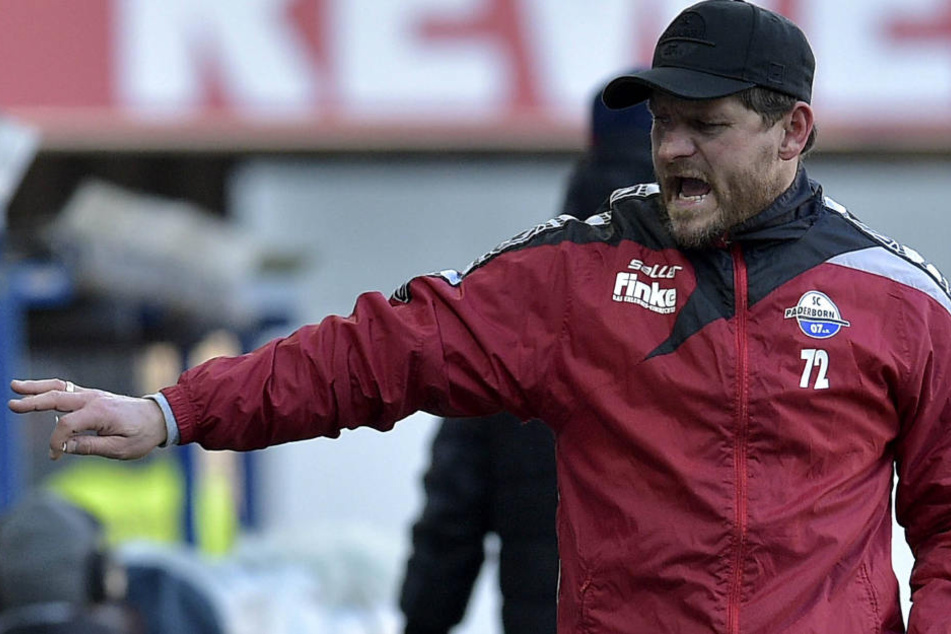 SCP-Trainer Steffen Baumgart muss im März mit seinem Team sieben Spiele bestreiten.