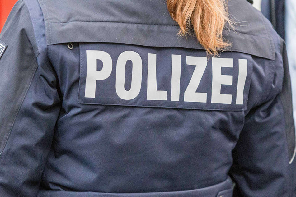 Die Beamten konnten die 53-Jährige bei der Tat am Sonntag in Mülheim/Ruhr überwältigen. (Symbolbild)