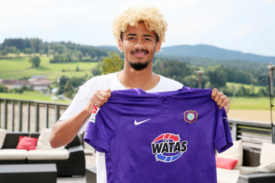Emmanuel Iyoha trug am Montag erstmals das FCE-Trikot.