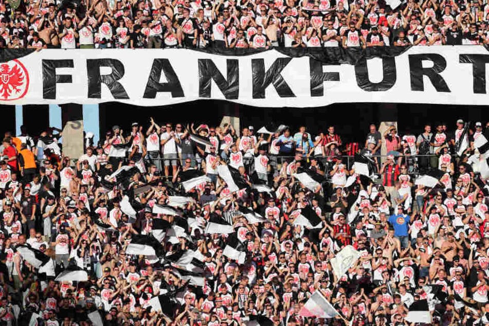 Schon jetzt bietet die Commerzbank-Arena 51.500 Plätze, darunter 9300 Stehplätze (Archivbild).