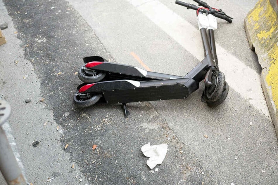 Mann fährt mit E-Scooter auf die Autobahn, wenig später ist er tot