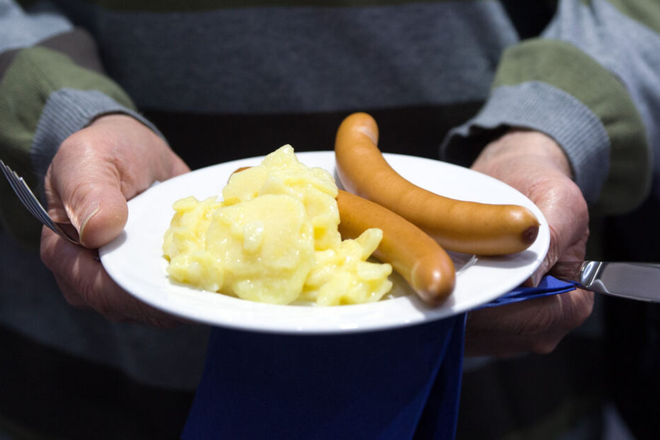 Es sollte das letzte Mahl sein: Einer Frau wollte angeblich ihren Ehemann mit Kartoffelsalat vergiften. (Symbolbild)