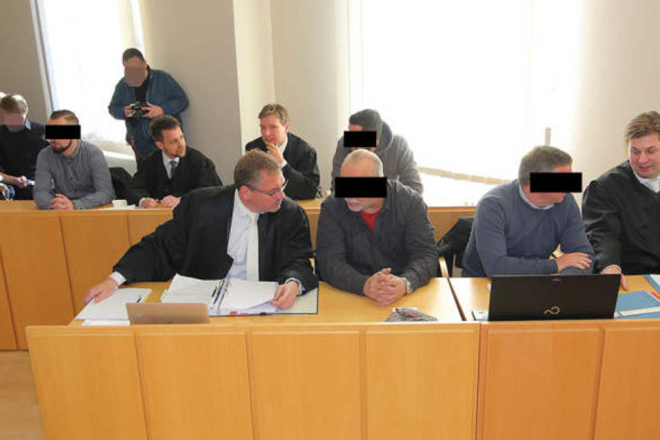 Die Angeklagten beim Prozess in Kamenz. Das Verfahren hatte vor allem in
rechten Kreisen für Empörung gesorgt.