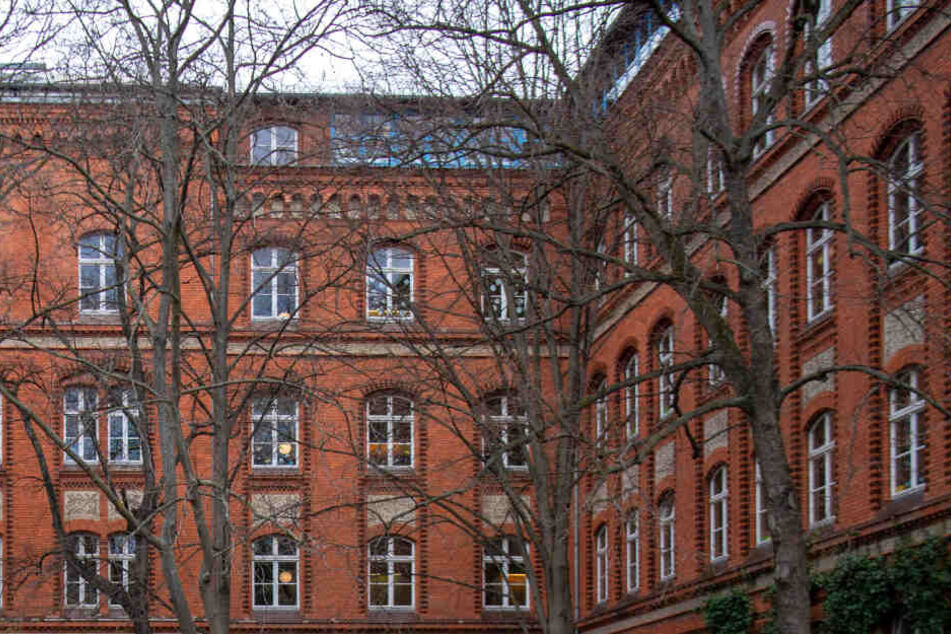 Ein 15-jähriges Mädchen wurde aus einer Schule abgeschoben. (Symbolbild)