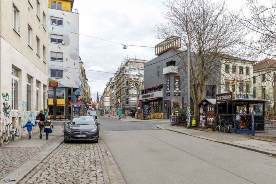 Der Mann wurde jetzt auf der Alaunstraße trotz Verbot angetroffen.
