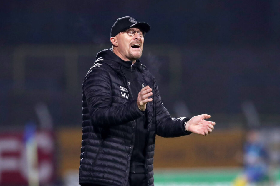 Bis zum Ende der Saison will Wolfgang Wolf die Mannschaft weiter trainieren.