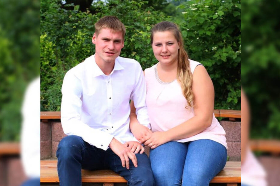 Peter Heck (26) und Sarafina Wollny (24) wollen sich nach vielen Jahren das Ja-Wort geben.