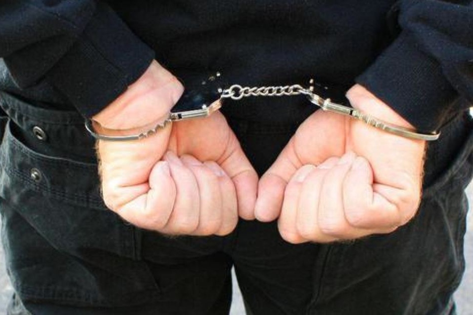 Der 34-jährige Tatverdächtige konnte inzwischen von der Polizei gefasst werden. (Symbolbild)