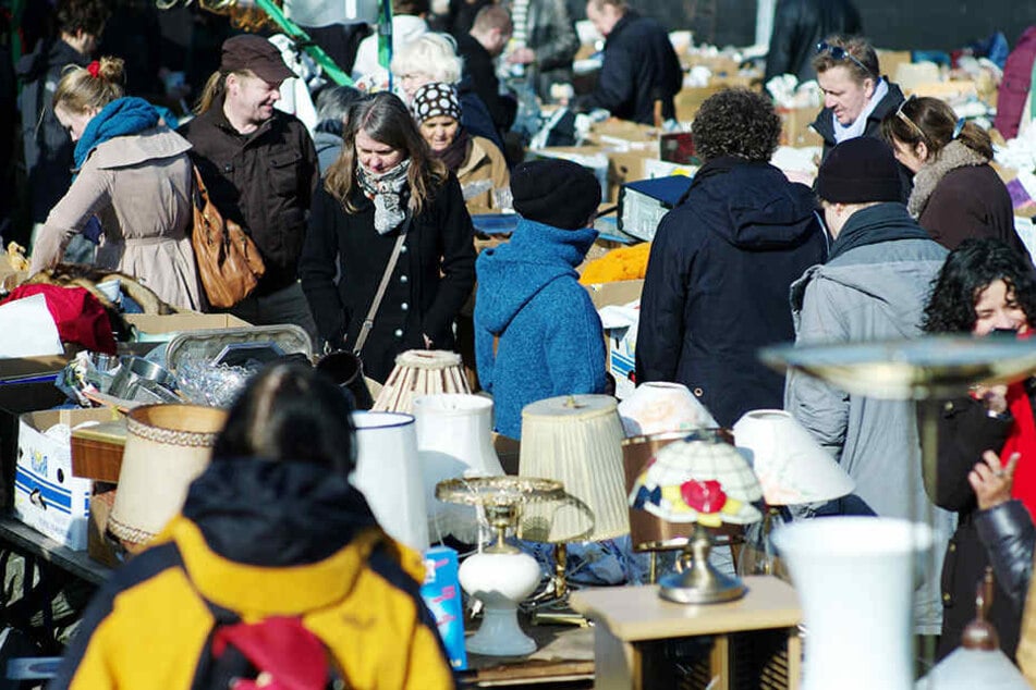 Auf dem Flohmarkt auf dem AGRA-Messegelände wollte der 46-Jährige die Nazi-Artikel verkaufen. (Symbolbild)