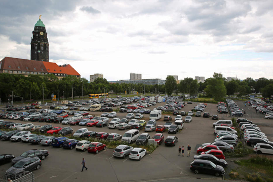 Der Parkplatz auf dem Ferdinandplatz.