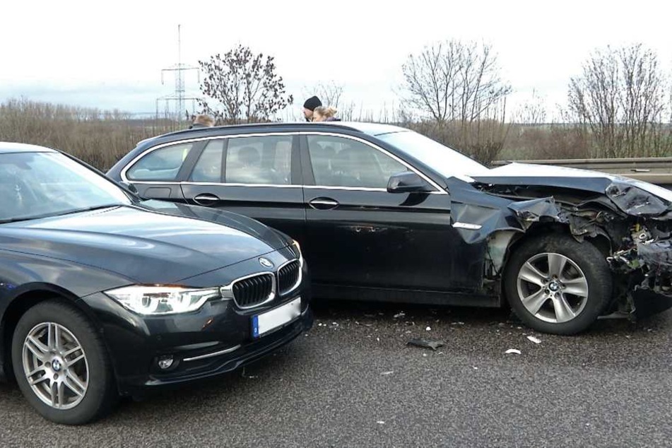 Die beiden BMW fuhren unter anderem ineinander.
