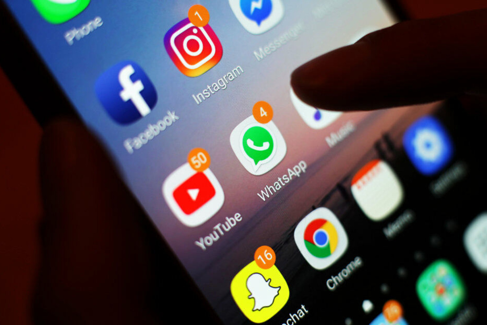Das Handy ist ein stetiger Begleiter im Alltag. (Symbolbild)