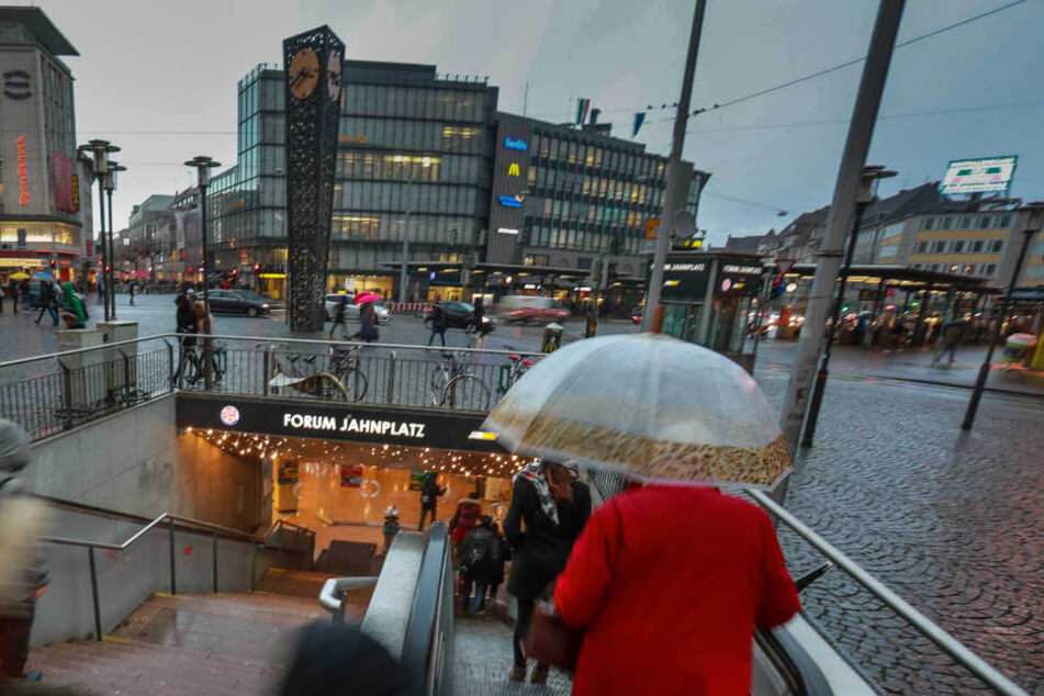 Der Jahnplatz könnte demnächst von deutlich weniger Verkehr befahren werden.