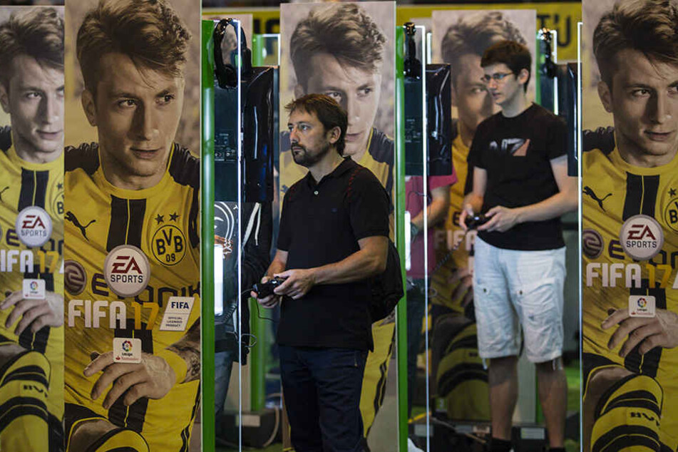 Die Videospielreihe FIFA 17 hat nun einen neuen Kicker mit einer rührenden Geschichte im Angebot.