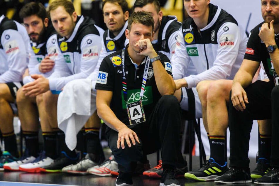 Fragende Gesichter auf der deutschen Bank: Nach der ersten Hälfte führte das Team mit 13:9.