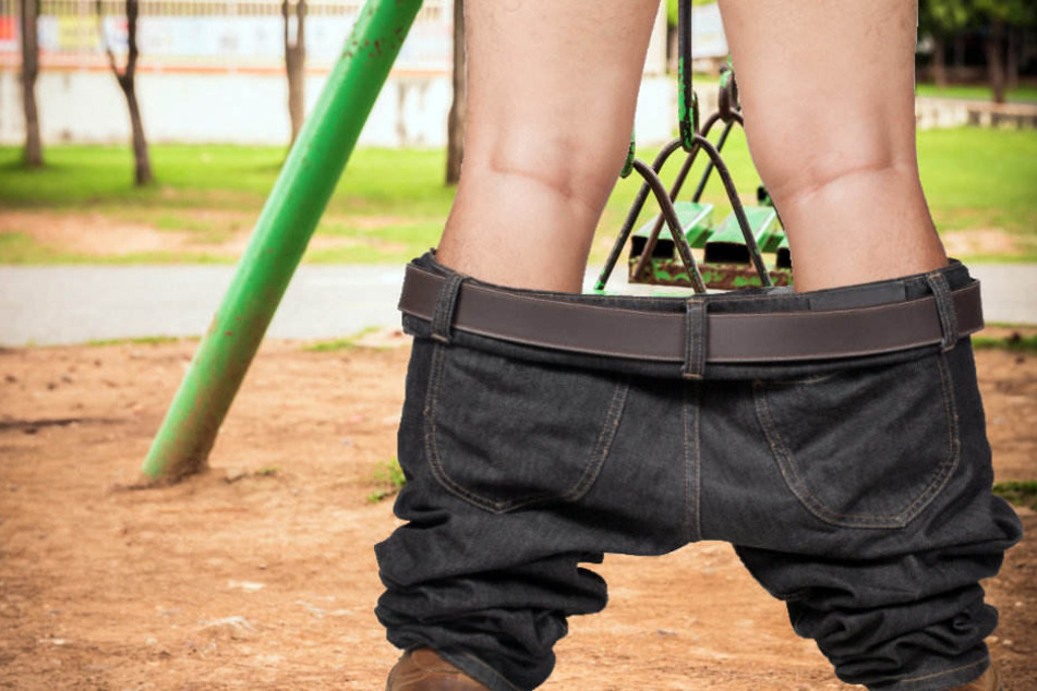 Mit heruntergelassener Hose spielte der Unbekannte an sich herum. (Symbolbild)