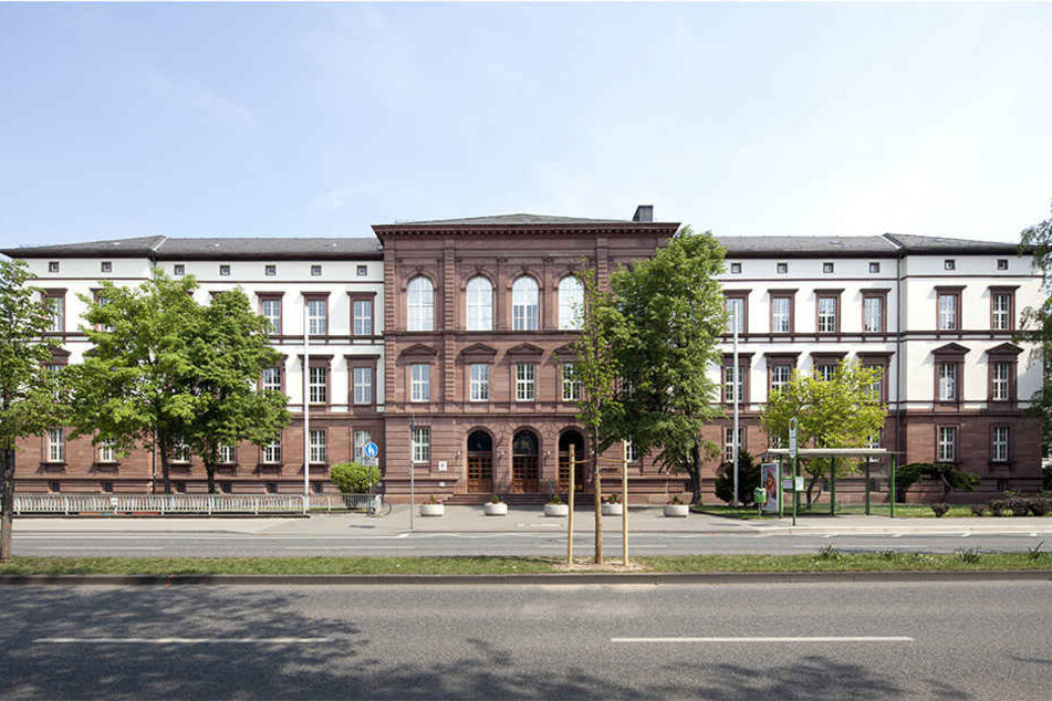 Ob der Mann sich wirklich zum Töten mit seinem Opfer verabredete, muss nun vor dem Landgericht in Gießen geklärt werden.