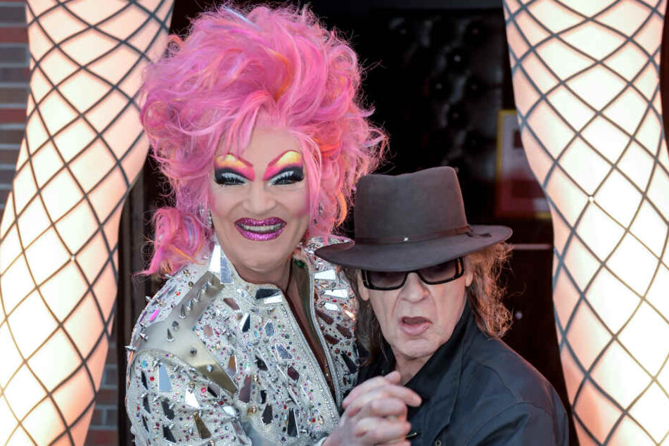 Mit Stars wie Udo Lindenberg ist die Drag-Queen per du.