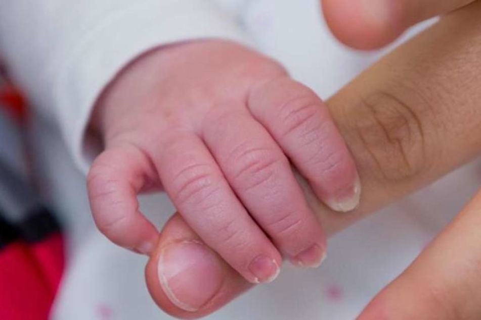 Das kleine Mädchen Lara Viktoria kam mit einem schweren Hirnschaden zur Welt. (Symbolbild)