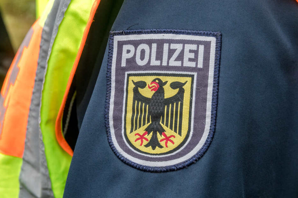 Die Polizei hat einen 25-Jährigen gestoppt, der keinen Führerschein hatte. (Symbolbild)