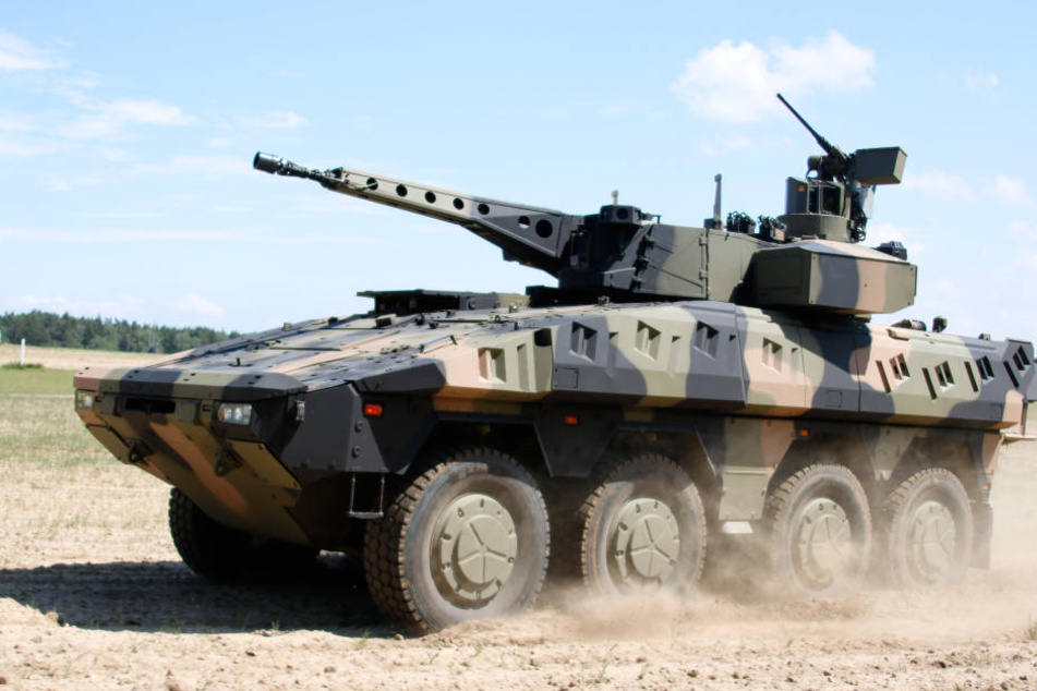 Der "Boxer" ist ein gepanzerter Transportwagen.