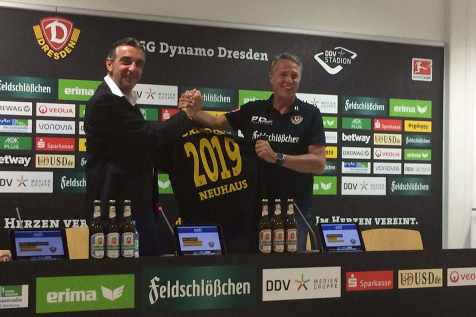 Was für eine freudige Dynamo-Nachricht. Der Vertrag mit Trainer Uwe Neuhaus wurde vorzeitig bis 2019 verlängert.
