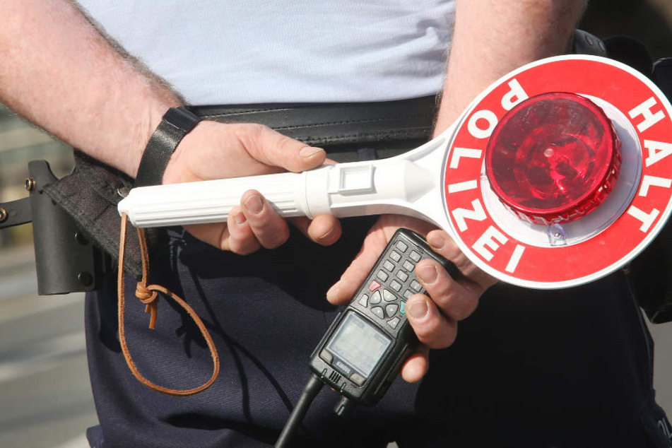 Die Polizei zog die junge Raserin aus dem Verkehr. (Symbolbild)