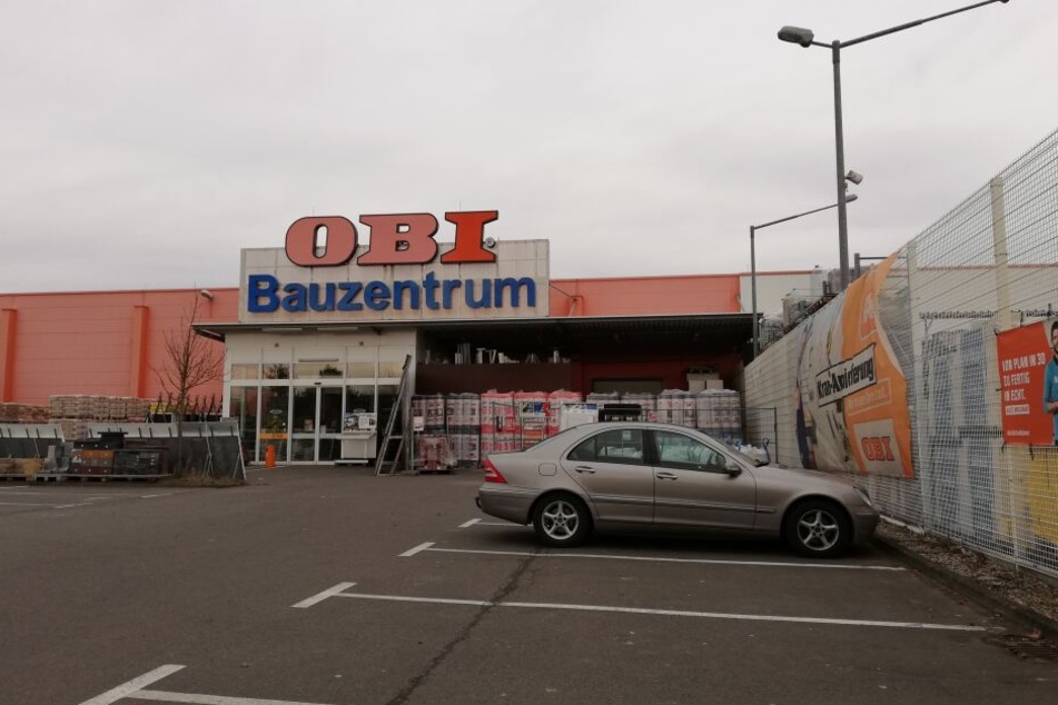 Der Mann war vor seinem Tod als Kunde in dem OBI-Markt unterwegs gewesen.