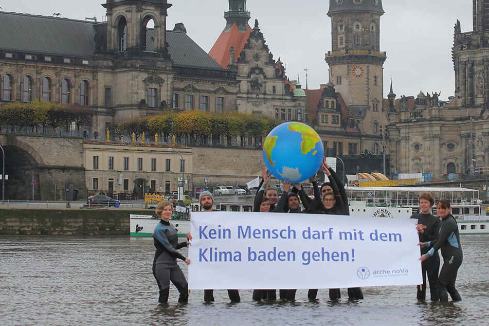 Ein Zeichen für den Klimaschutz setzte die Hilfsorganisation Arche Nova.