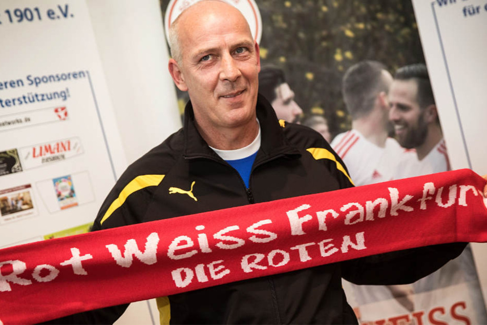 Mario Basler will den strauchelnden Klub Rot-Weiss Frankfurt in ruhigere Gefilde führen.
