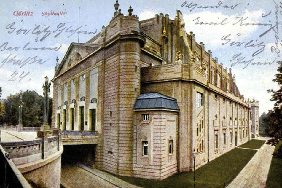 Die Stadthalle zur Zeit ihrer Entstehung.