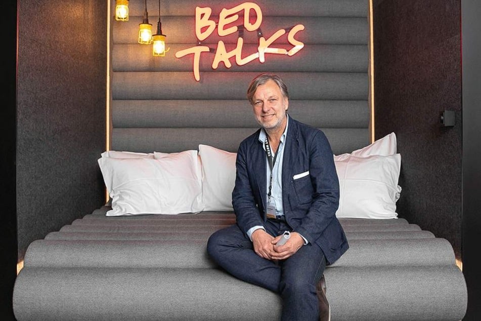 Hier findet bald die branchenübergreifende Talk-Runde "Bed Talks" statt. Hotel-Chef Joost Serrarens (57) wärmt das Bett schon mal vor.