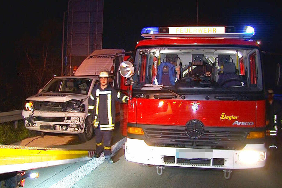 Wie genau es zum dem Crash kam, konnte die Polizei noch nicht sagen.