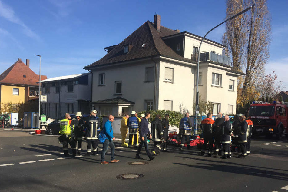 In einem Firmengebäude wurden zwei leblose Personen aufgefunden.