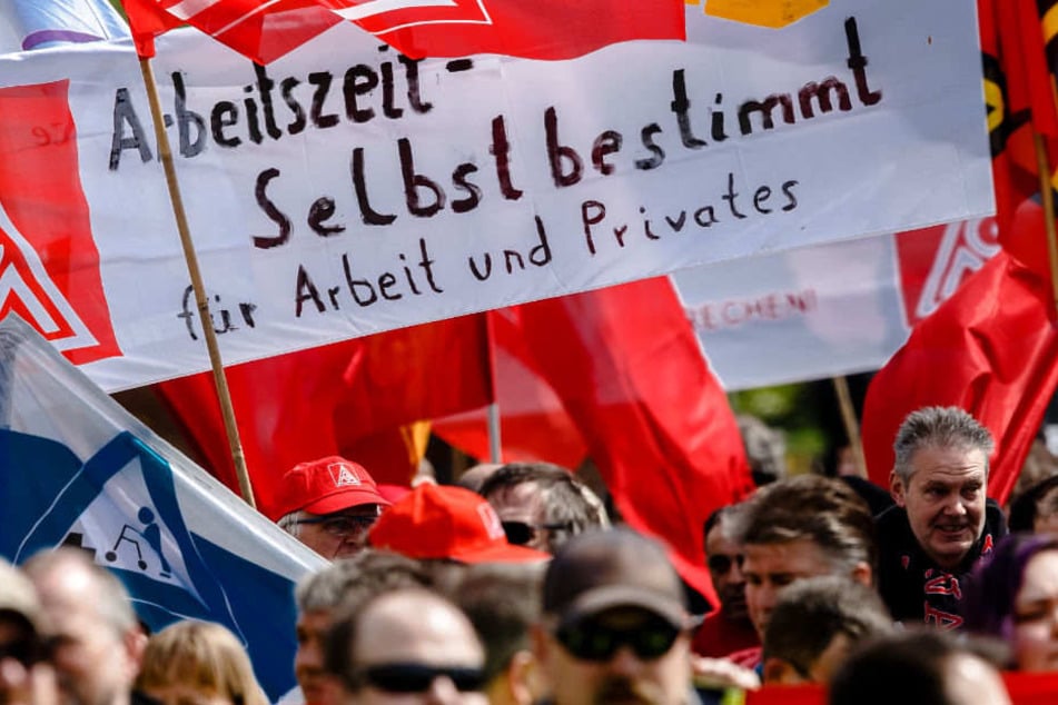 Am 1. Mai finden in Hamburg zahlreiche Demonstrationen statt. (Archivbild)