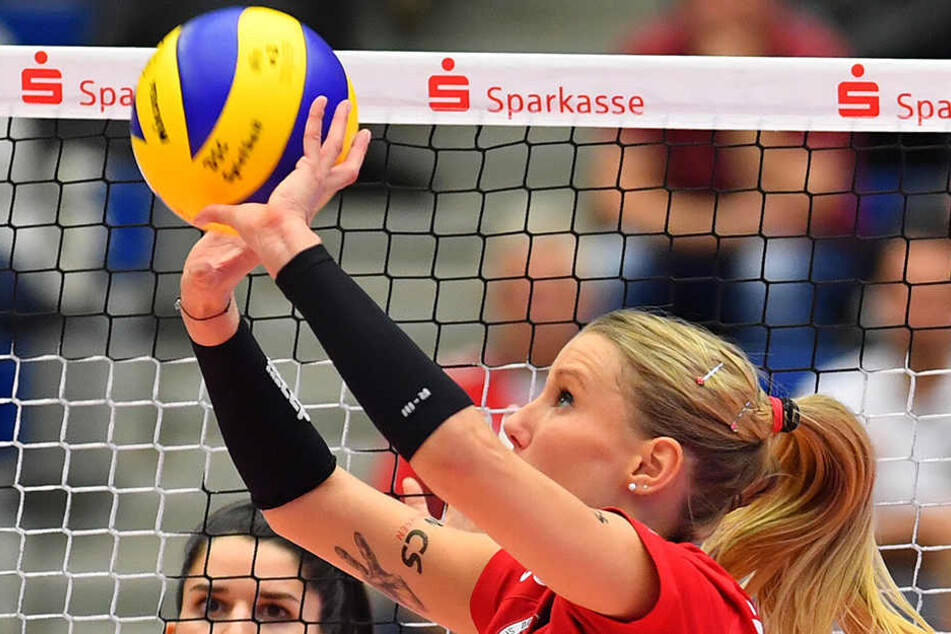 Dresdens Mareen Apitz gegen Potsdam in Aktion.