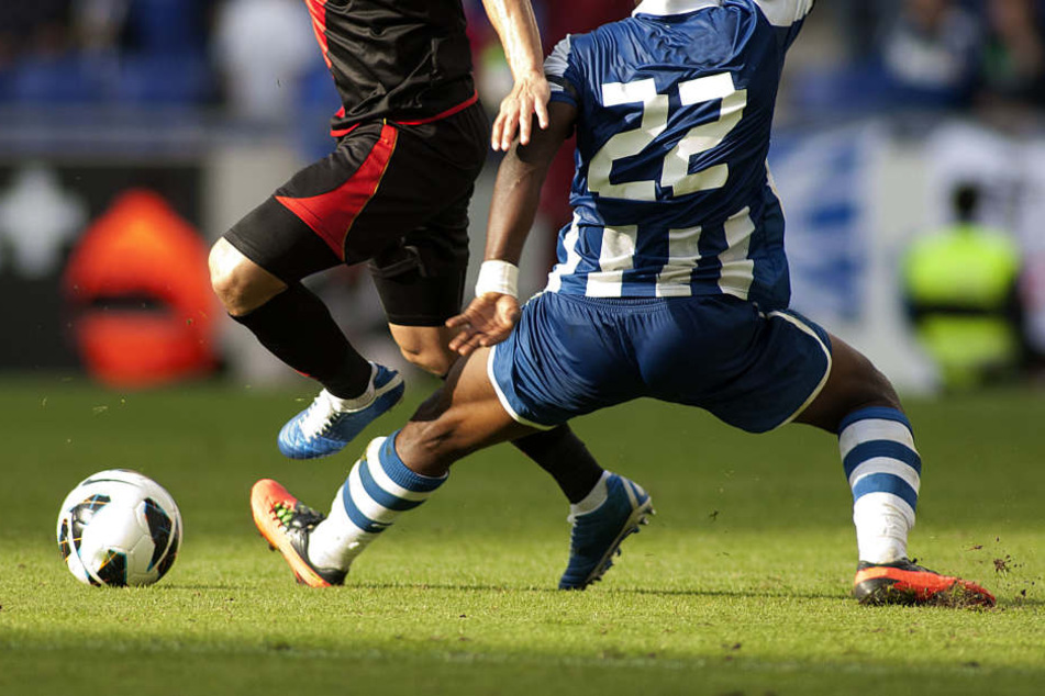Ein Zusammenprall ist einem Fußballspieler aus der Schweiz jetzt teuer zu stehen gekommen.