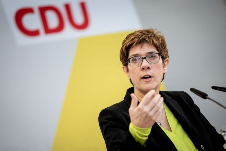 Annegret Kramp-Karrenbauer lehnt eine Koalition mit AfD und Linken ab.