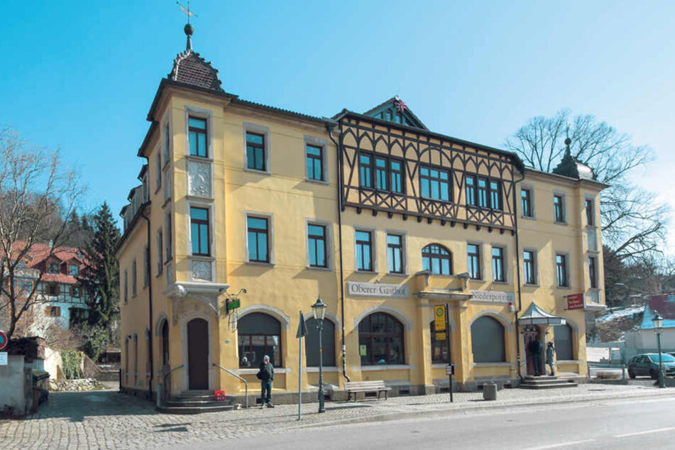 An diesem Haus an der Pillnitzer Landstraße sollte die Geldübergabe stattfinden. Doch die Polizei war auch vor Ort.