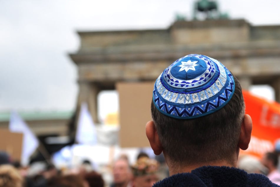 Am Mittwochabend sollen die Teilnehmer der Kundgebung "Berlin trägt Kippa" die religiöse Kopfbedeckung tragen. (Symbolbild)