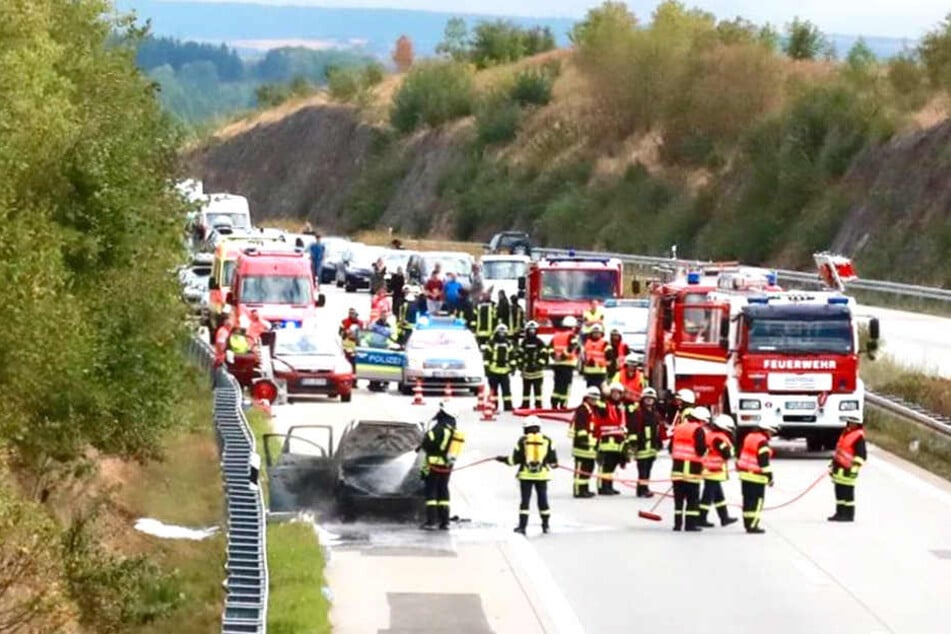 Teilweise war die A17 wegen des Feuerwehr-Einsatzes vollgesperrt.